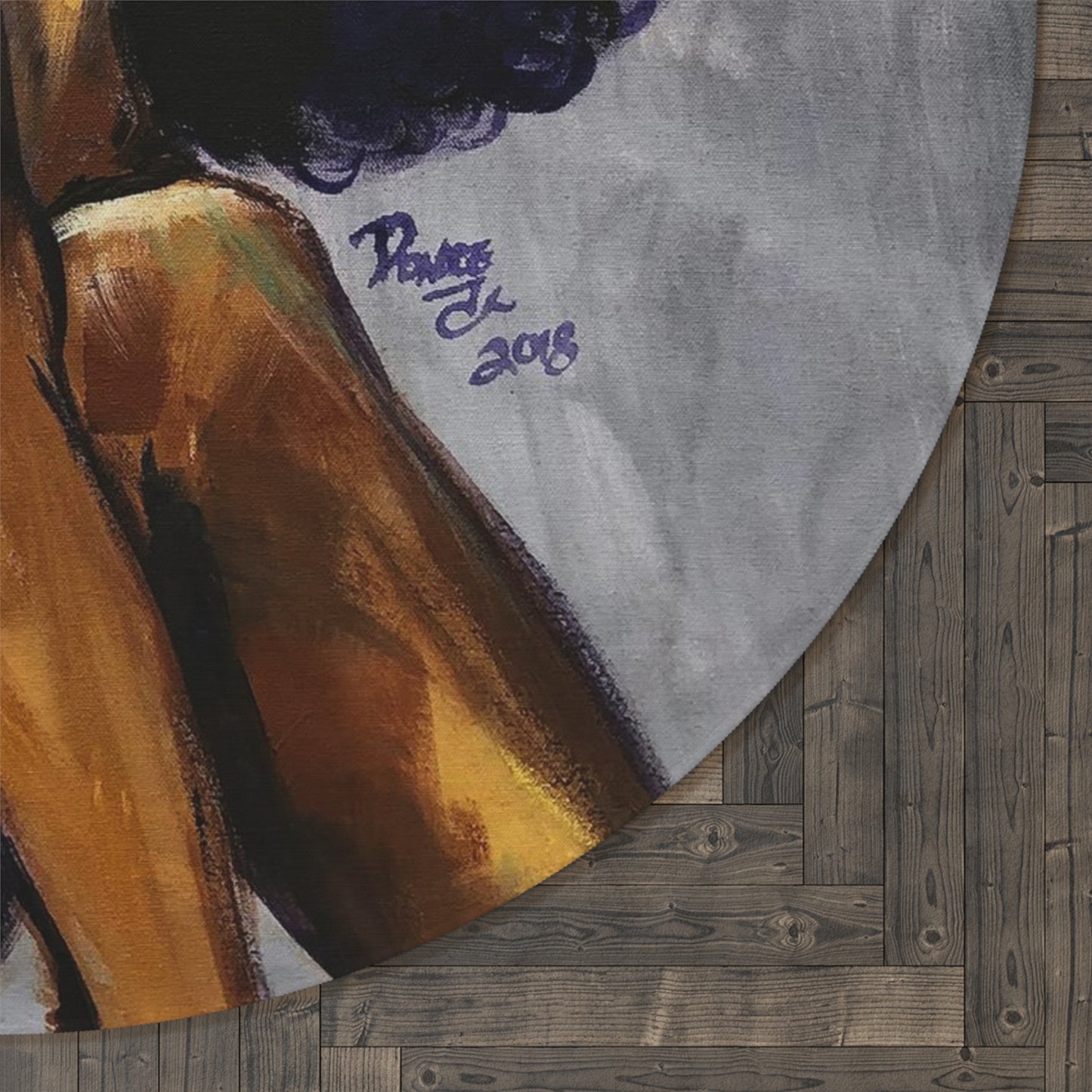 Naturally Queen Nessa Round Rug