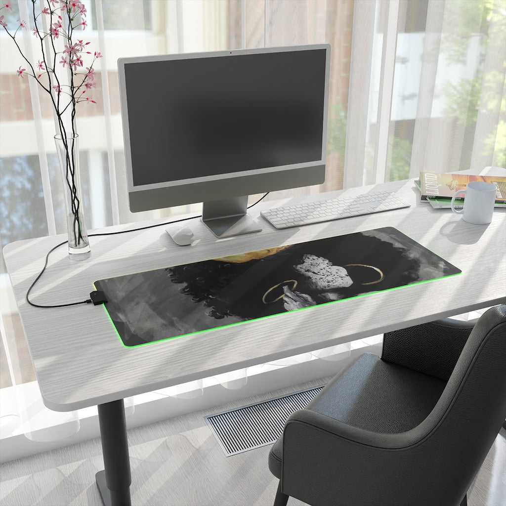 Naturally Queen VI LED Gaming Mouse Pad